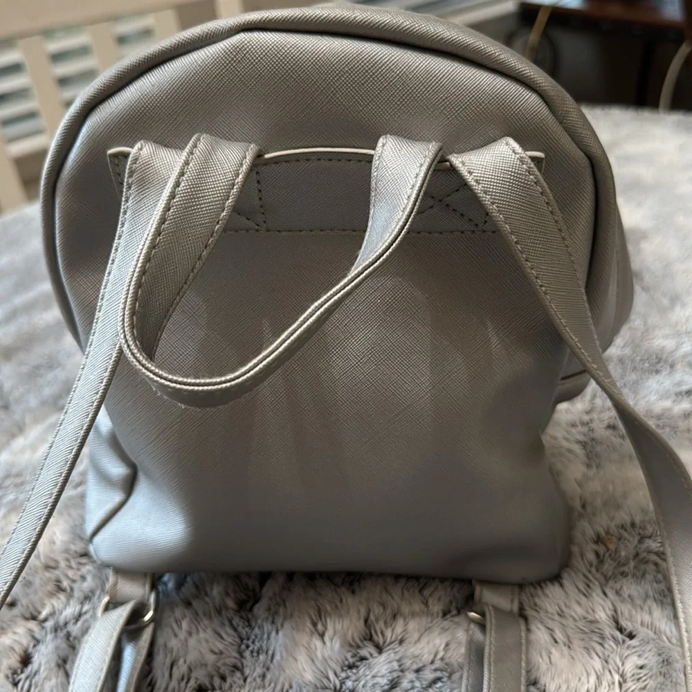 NWOT Girls Mini Unicorn Backpack Gray‎ Fuzzy Pocket Adjustable Strap Travel Cute